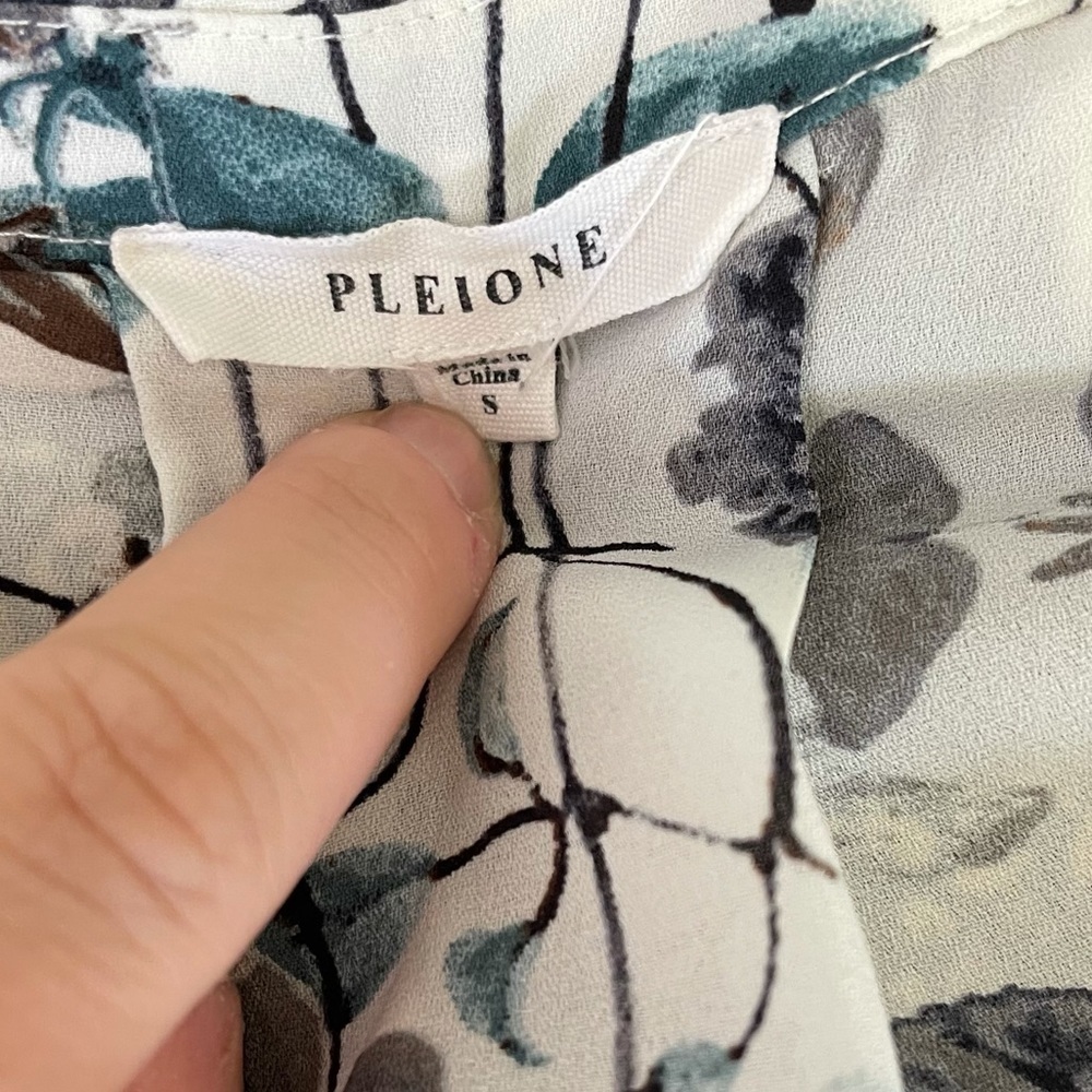 Pleione Floral Long Sleeve Popover Blouse size Small - Picture 5 of 6